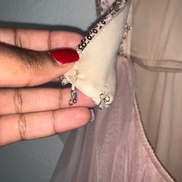 *SOLD* 💗LIGHT PINK RUFFLE PROM DRESS💗 - Picture 3 of 3